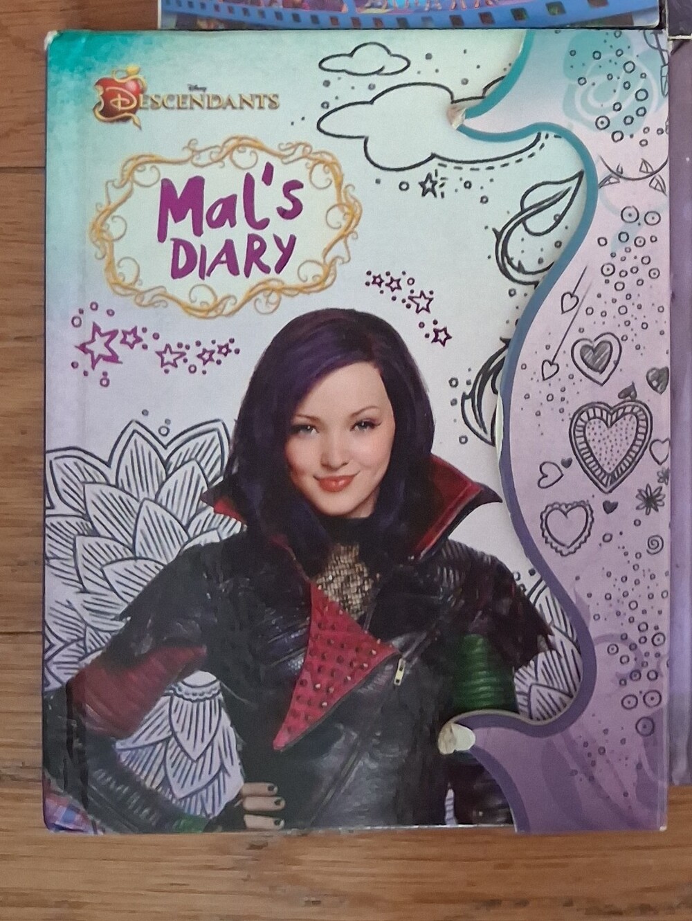 Disneys Descendants, MALS DIARY BOOK